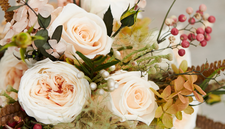 Image of white roses in a bouquet